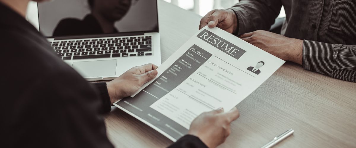 Struggling to find a graphic design job? How to easily get a graphic design job for graduates